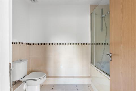 2 bedroom semi-detached house to rent, Lankester Square, Oxted