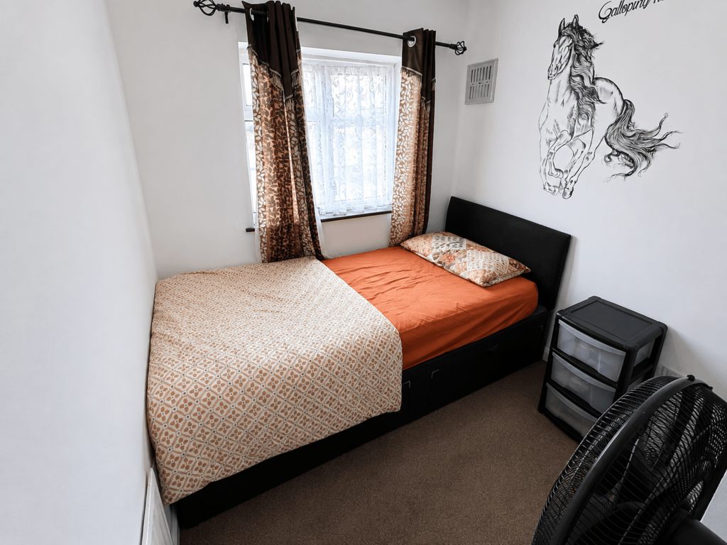 House in HOUNSLOW - View 5