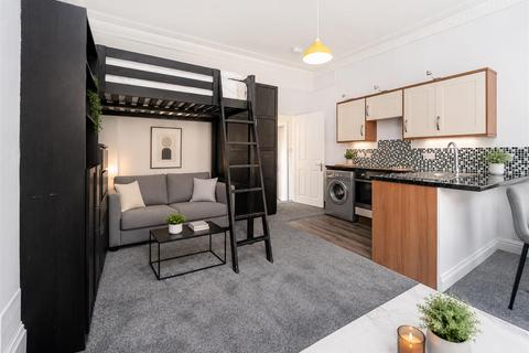 Studio to rent, Oriental Place, Flat 6, Brighton
