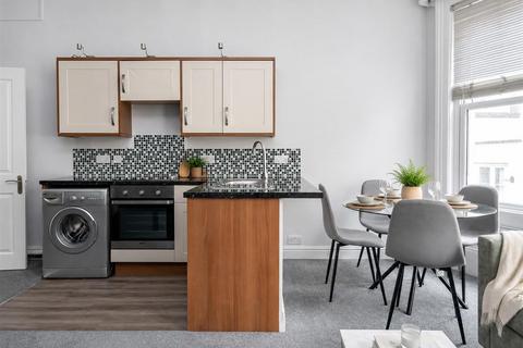 Studio to rent, Oriental Place, Flat 6, Brighton