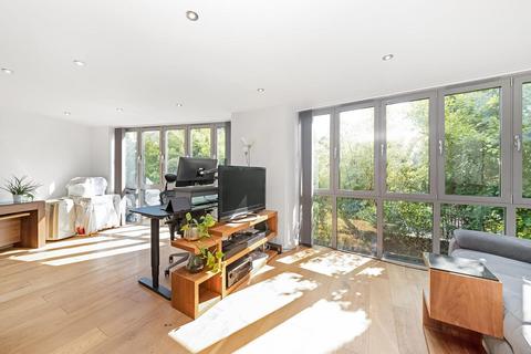 2 bedroom flat for sale, Underhill Road, East Dulwich, London, SE22
