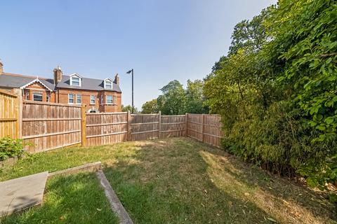 2 bedroom flat for sale, Underhill Road, East Dulwich, London, SE22