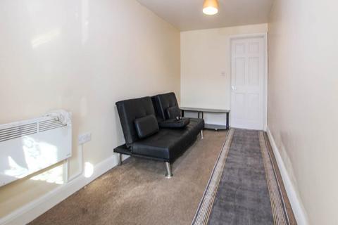 2 bedroom ground floor flat to rent, Corwell Lane, Uxbridge, Middlesex