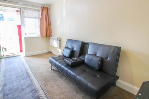 2 bedroom ground floor flat to rent, Corwell Lane, Uxbridge, Middlesex