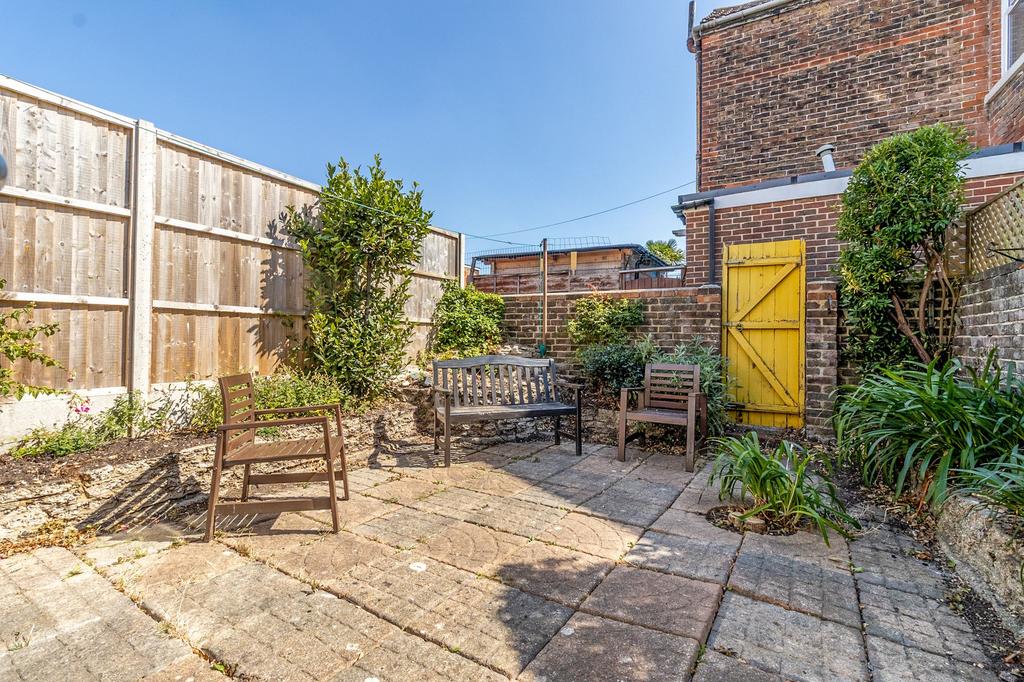 House in Portsmouth, Fratton - More