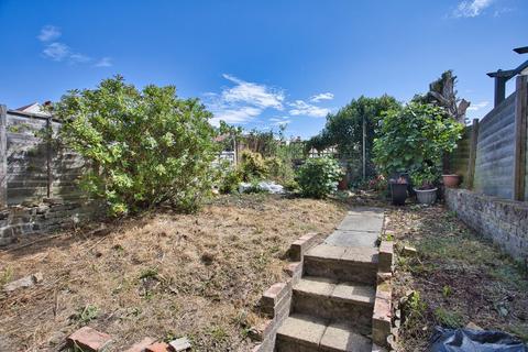 1 bedroom flat for sale, Albert Road, Dover, Kent, CT16