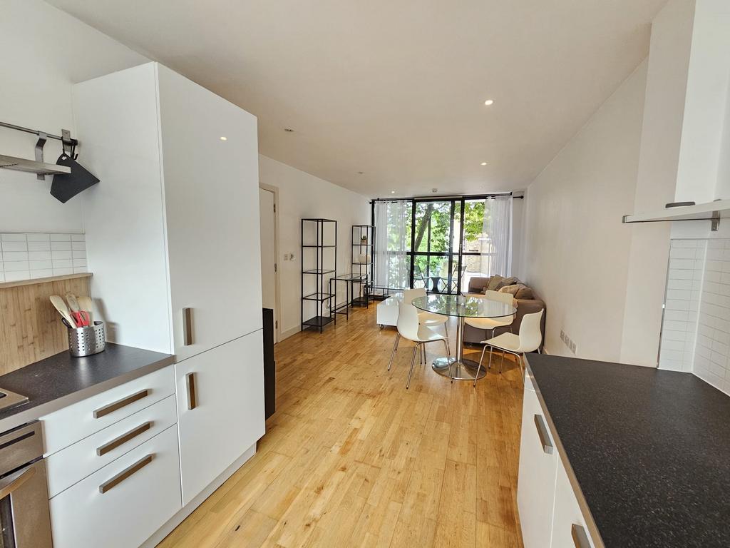 Apartment in London - More