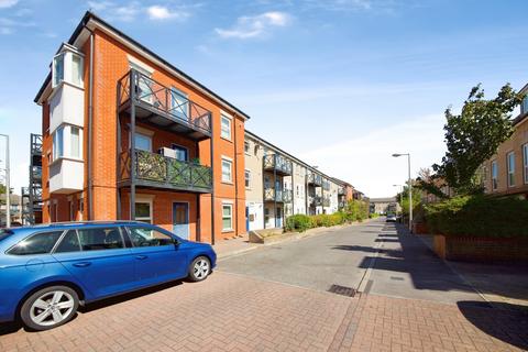 1 bedroom flat for sale, Glandford Way, Chadwell Heath, Romford, RM6