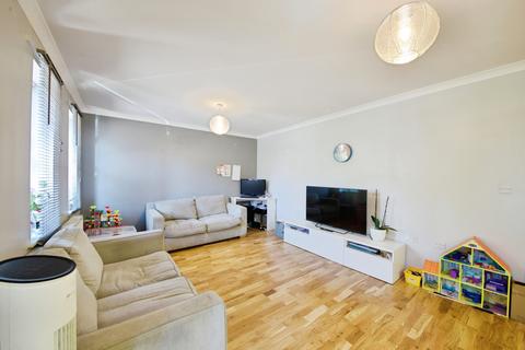 1 bedroom flat for sale, Glandford Way, Chadwell Heath, Romford, RM6