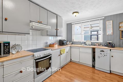 3 bedroom terraced house for sale, The Willows, Basildon, Essex