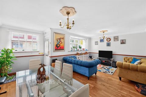 3 bedroom terraced house for sale, The Willows, Basildon SS13