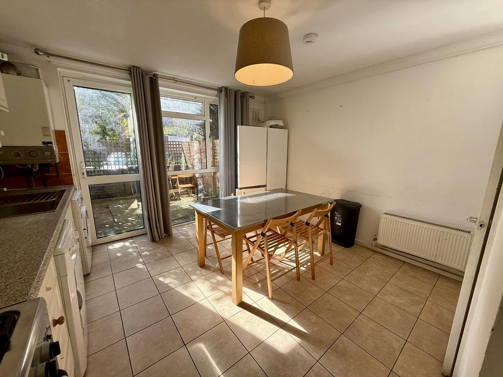 House in London - View 2