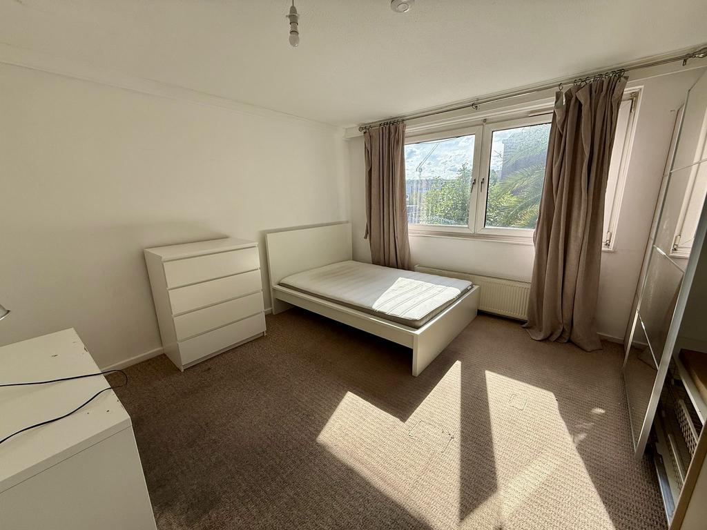 House in London - View 3