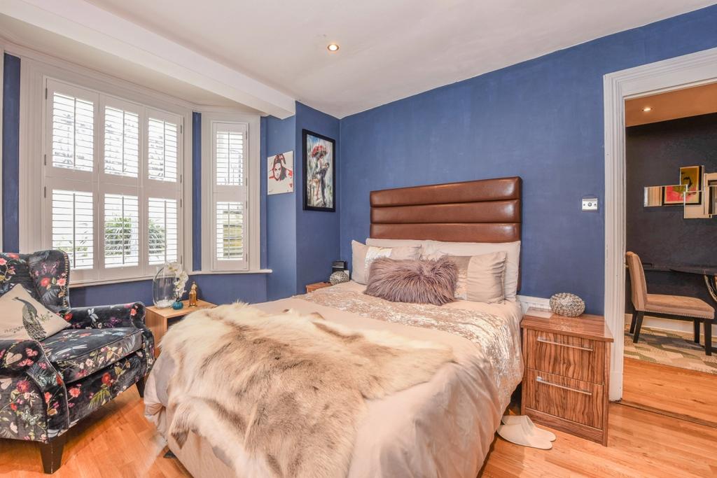 Apartment in London - More