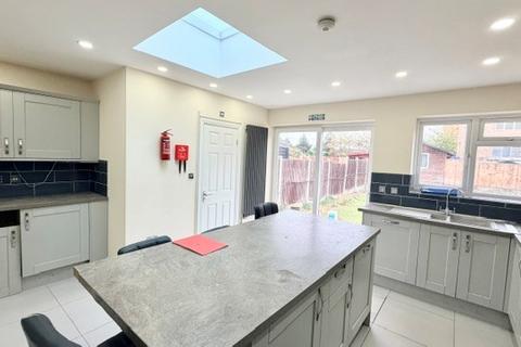 6 bedroom house to rent, Reede Road, DAGENHAM, RM10