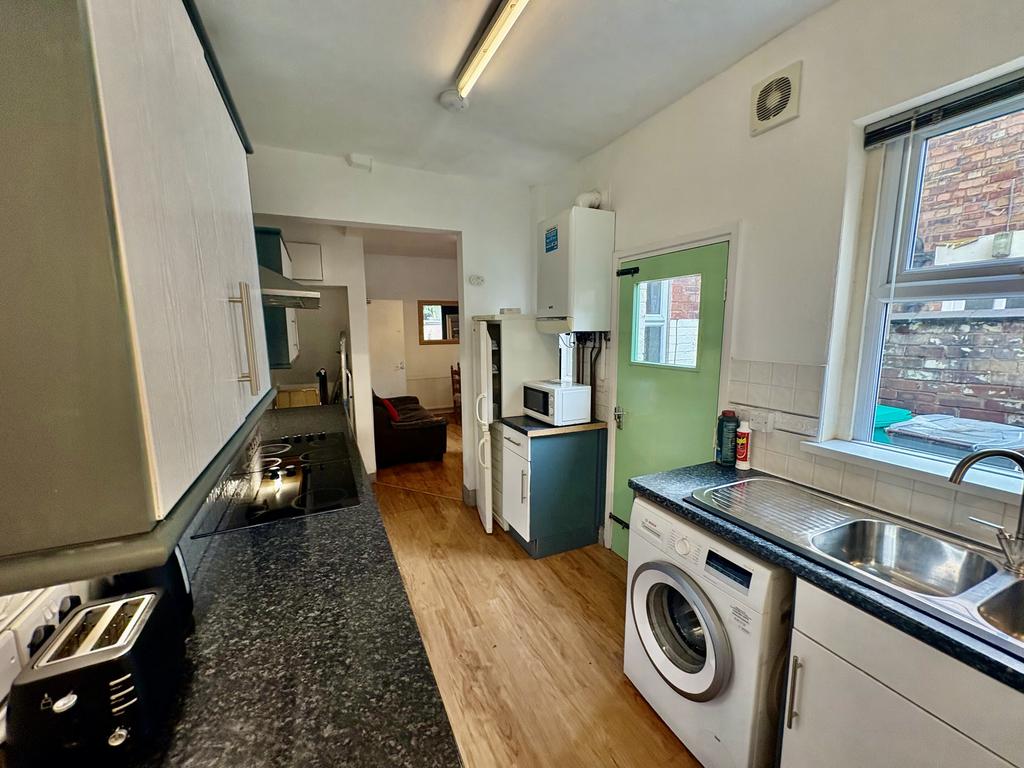House in Nottingham - View 3