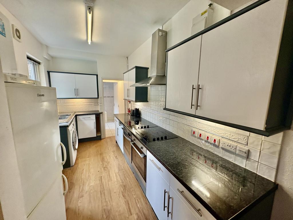 House in Nottingham - View 5