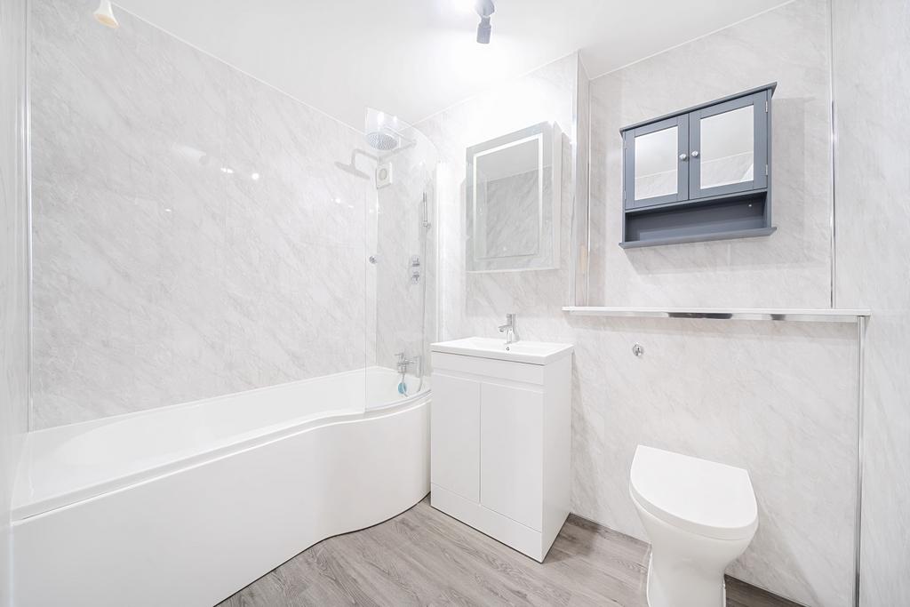 Apartment in Beckenham - View 3