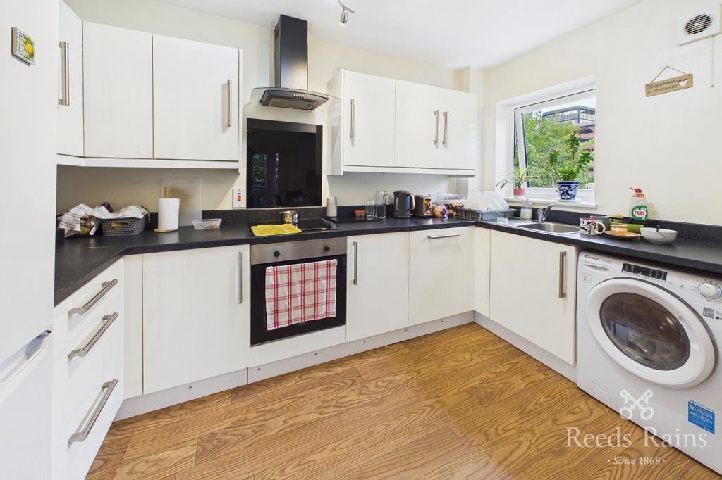 Apartment in Salford - More