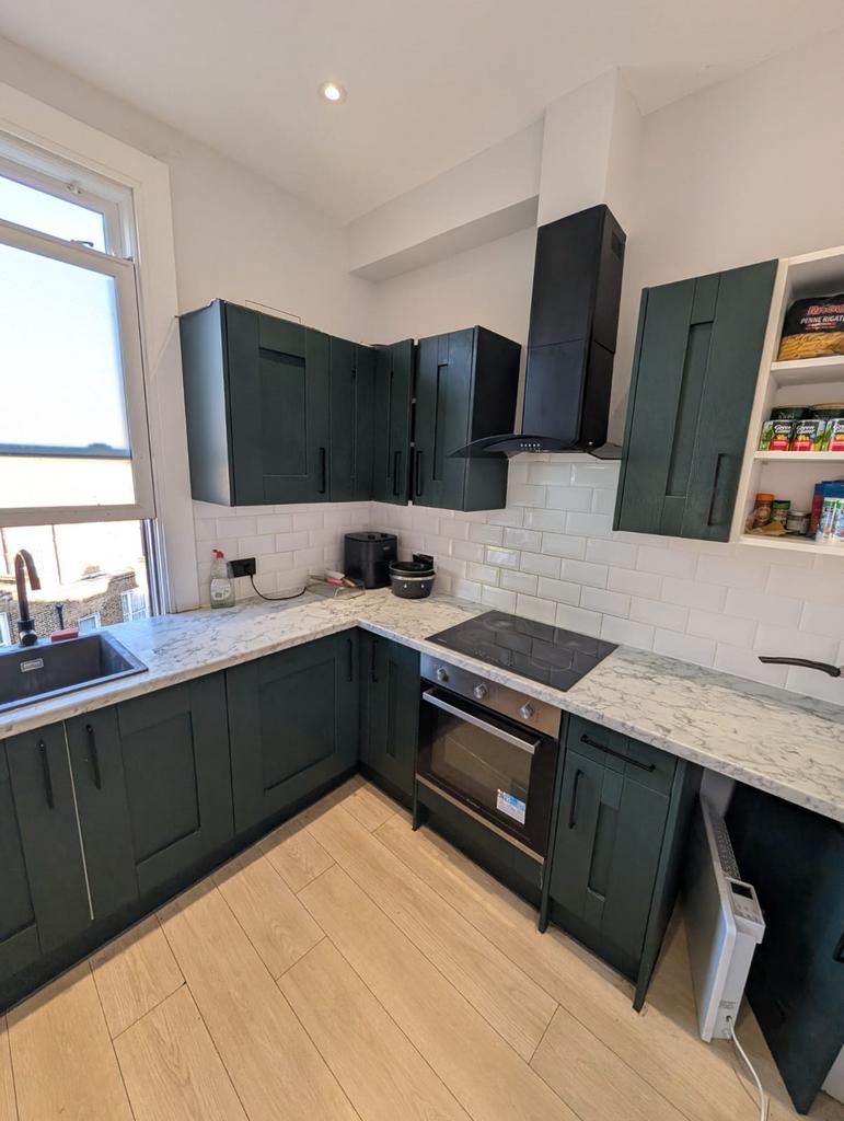 House in London - View 5