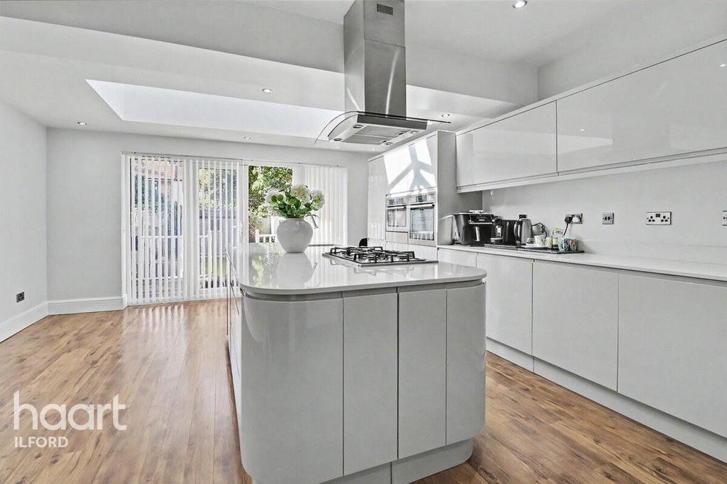 House in BARKING - View 2