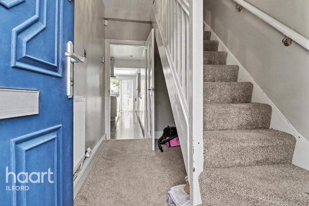 House in BARKING - View 5