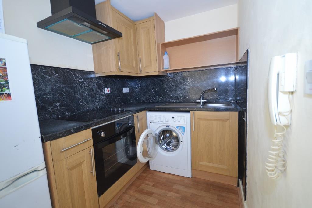 Apartment in Leeds, West Yorkshire - View 3