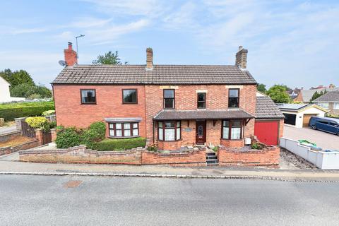 4 bedroom detached house for sale, Queen Eleanor Road, Kettering NN14