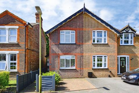 2 bedroom semi-detached house for sale, Winifred Road, Hemel Hempstead