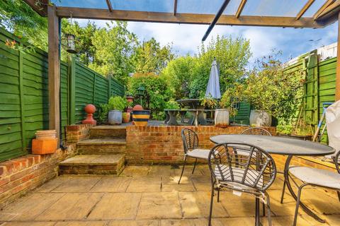 2 bedroom semi-detached house for sale, Winifred Road, Hemel Hempstead