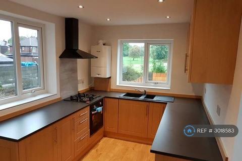 3 bedroom semi-detached house to rent, Lewis Road, Droylsden, Manchester, M43