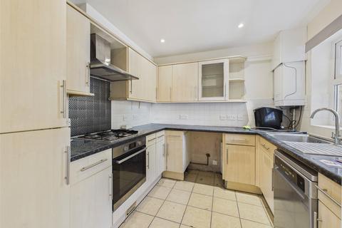 3 bedroom terraced house to rent, Bellclose Road, West Drayton UB7