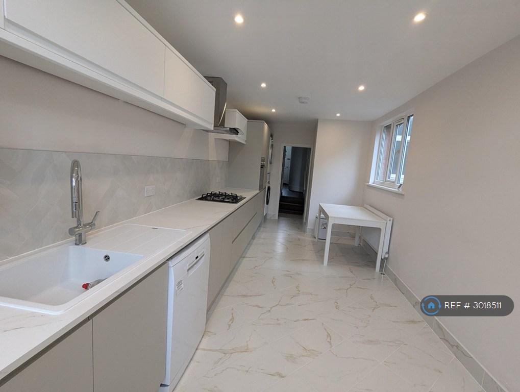House in London - View 2