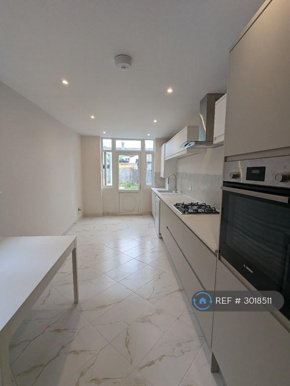 House in London - View 4