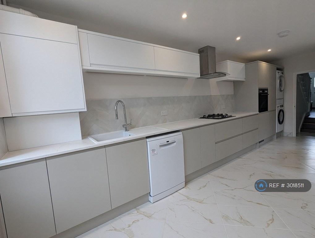 House in London - View 5