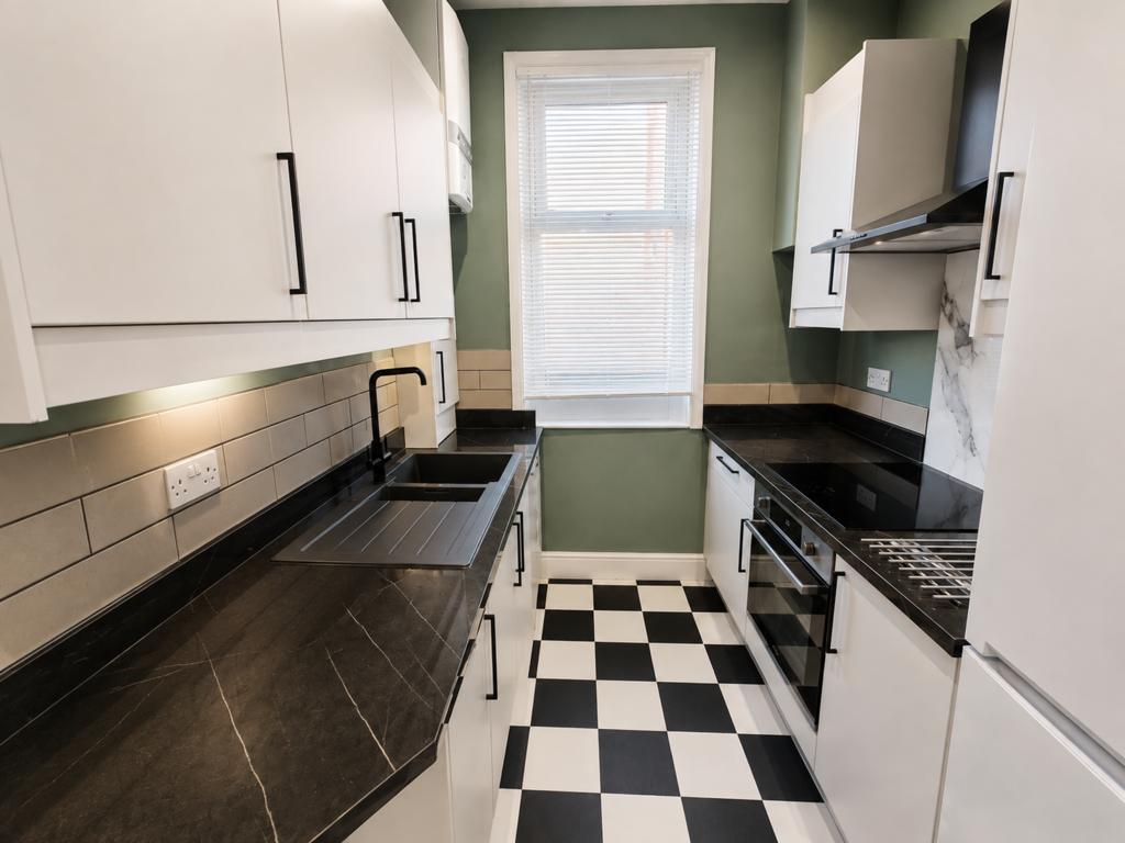 House in Leeds, Woodhouse Cliff, Woodhouse - View 2
