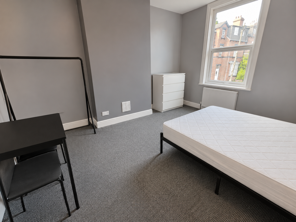 House in Leeds, Woodhouse Cliff, Woodhouse - View 5