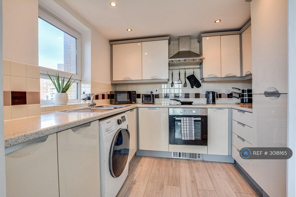 Apartment in Salford - View 5