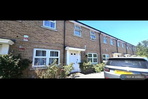 3 bedroom terraced house to rent, Bluebell Terrace, West Drayton, UB7