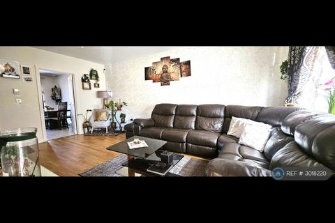 3 bedroom terraced house to rent, Bluebell Terrace, West Drayton, UB7