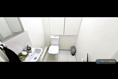 3 bedroom terraced house to rent, Bluebell Terrace, West Drayton, UB7