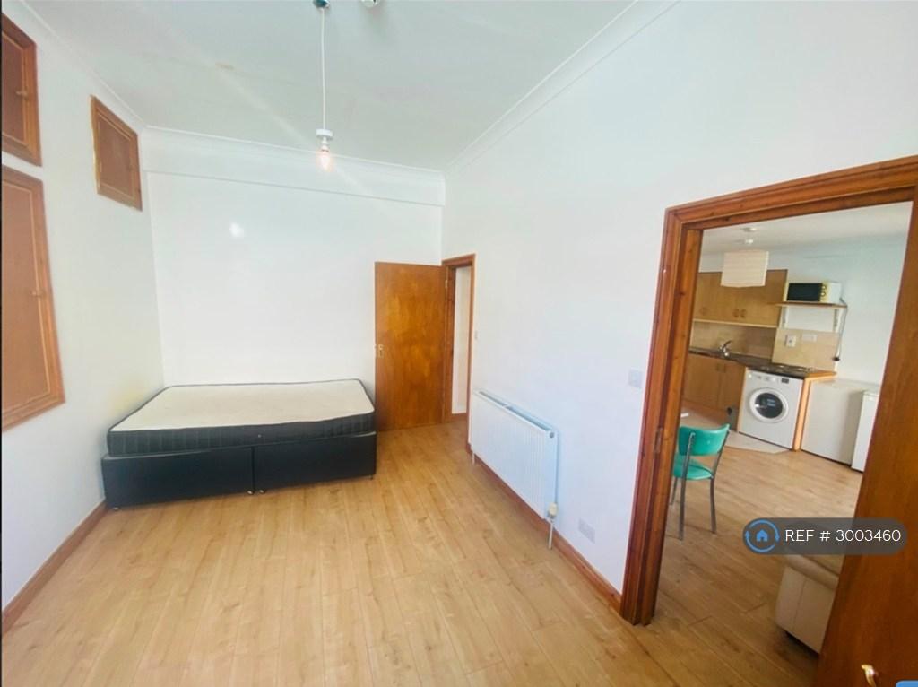 Apartment in Brighton And Hove - View 2
