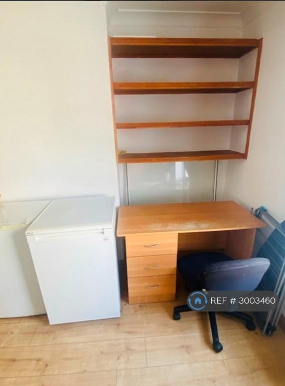 Apartment in Brighton And Hove - View 3