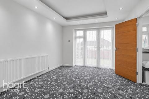 4 bedroom semi-detached house for sale, NW9