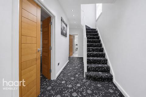 4 bedroom semi-detached house for sale, NW9