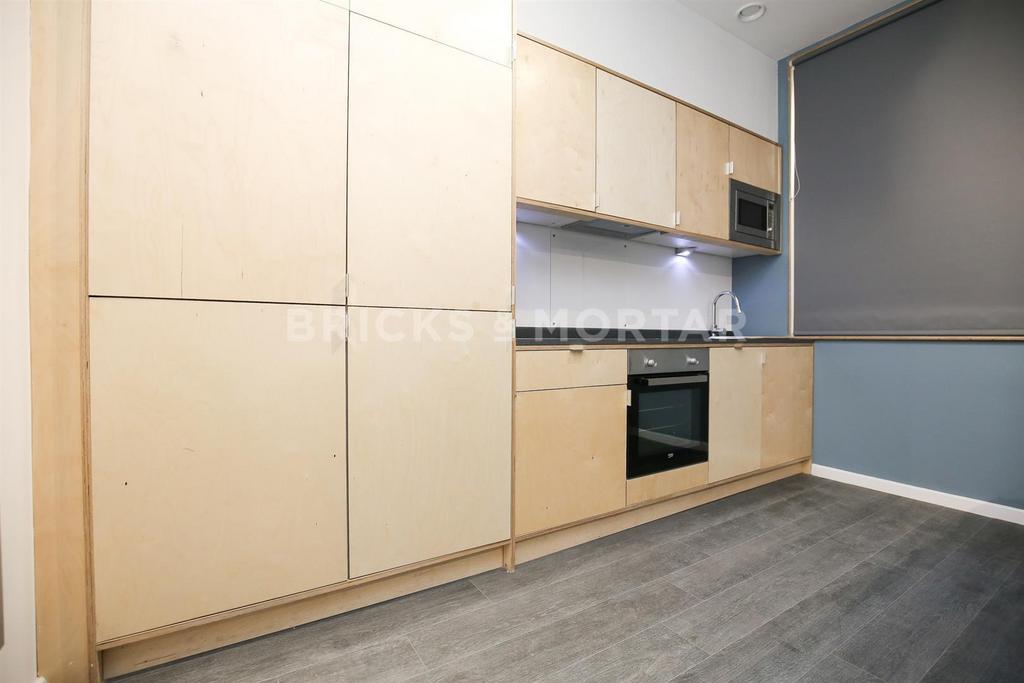 Apartment in Newcastle Upon Tyne - View 5