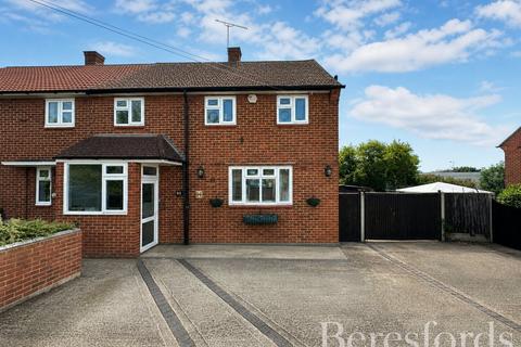 Petersfield Avenue, Romford, RM3