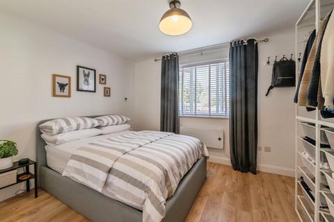1 bedroom ground floor flat for sale, Leston Close, Rainham