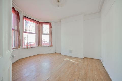 Cobham Road, Wood Green, London, N22