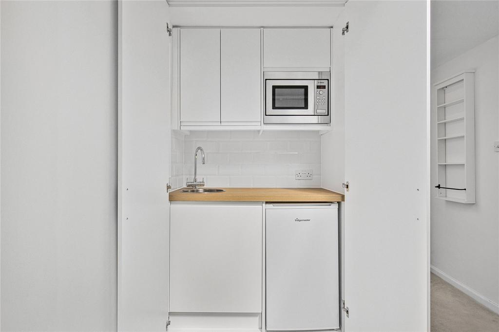 Apartment in London - View 3